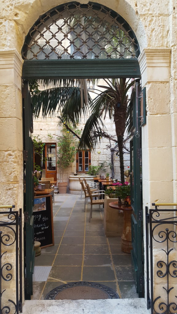 Restauracja w Cichym mieście (Malta)