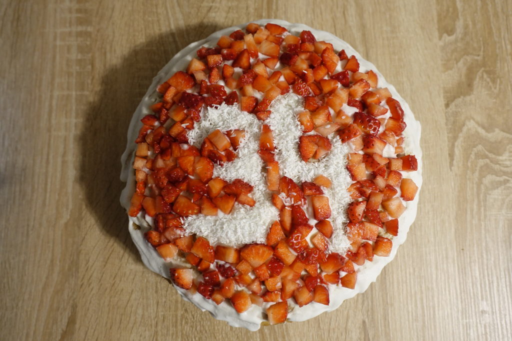 Tort wegański na 34 urodziny