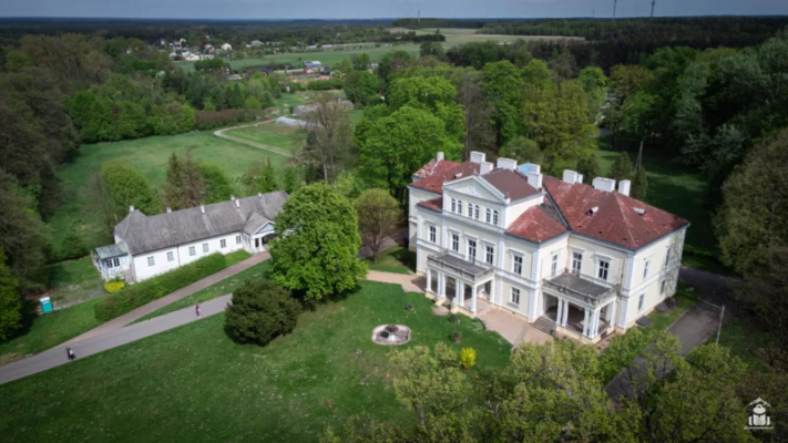 Pałac Raczyńskich w Złotym Potoku